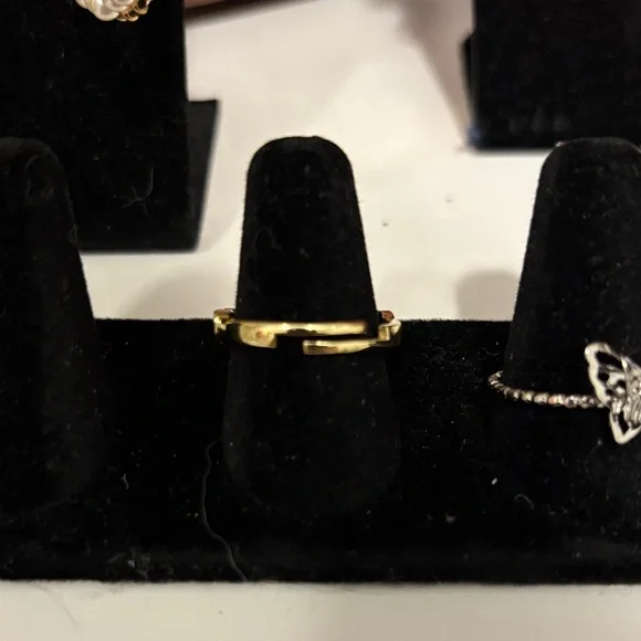 Gold adjustable Heart ring - Picture 2 of 2